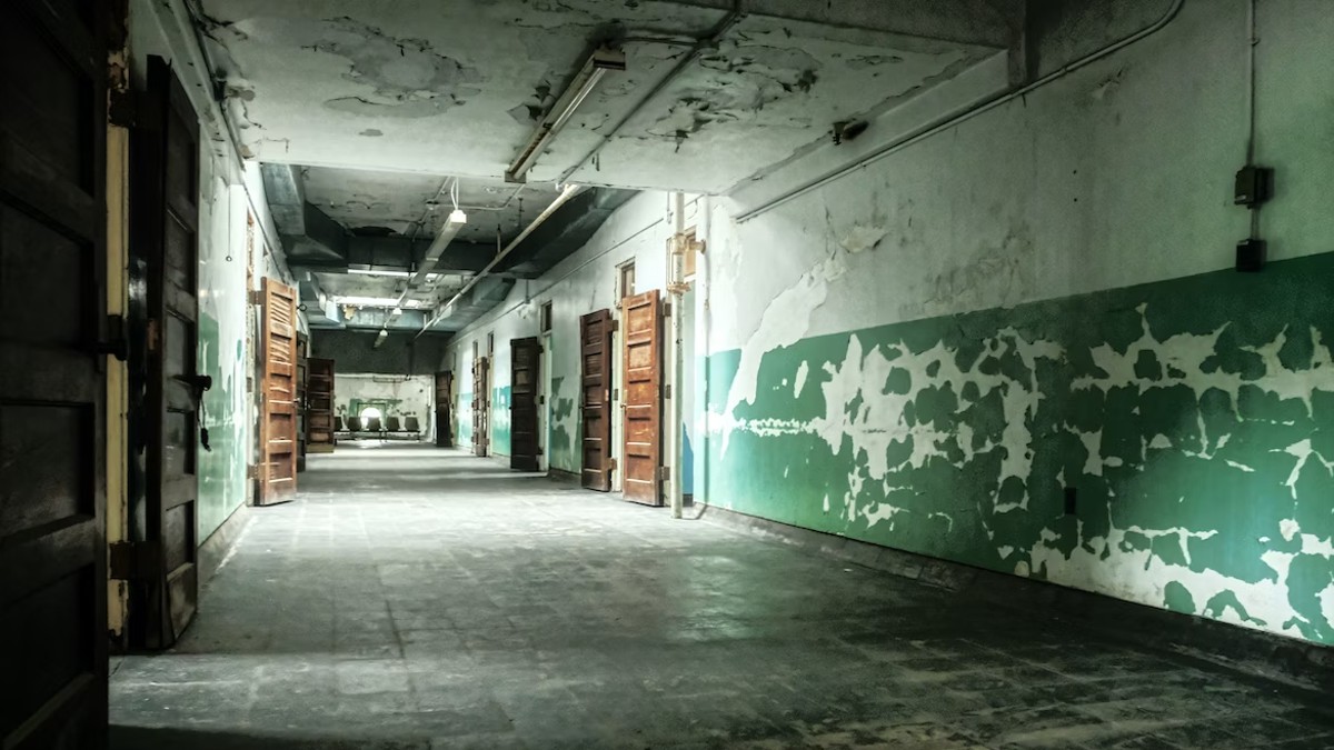 A hallway in the Trans-Allegheny asylum