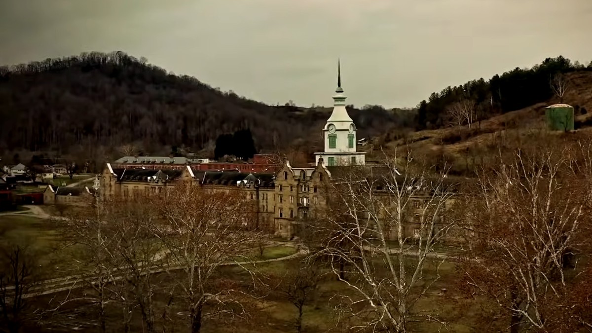 The outside of Trans-Allegheny Lunatic Asylum